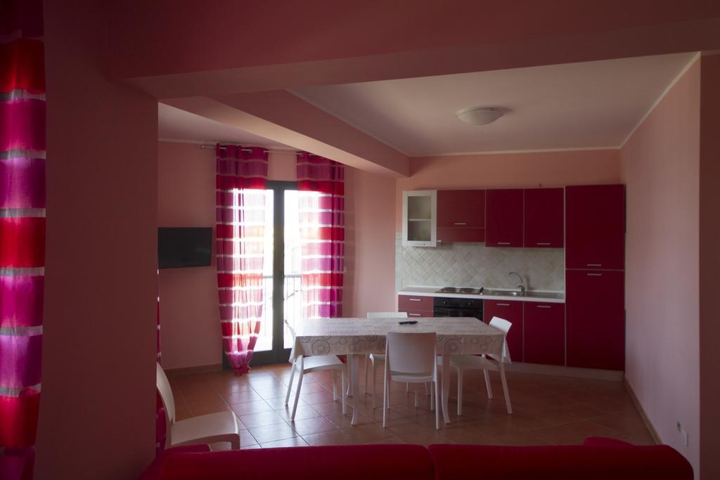 Tus'Hotel Apartments 투사 외부 사진